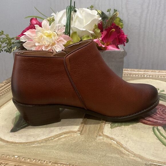 Vionic Jolene Leather Booties Side Zip Burnished Toe Brown Sz 6 Wide - Picture 3 of 15